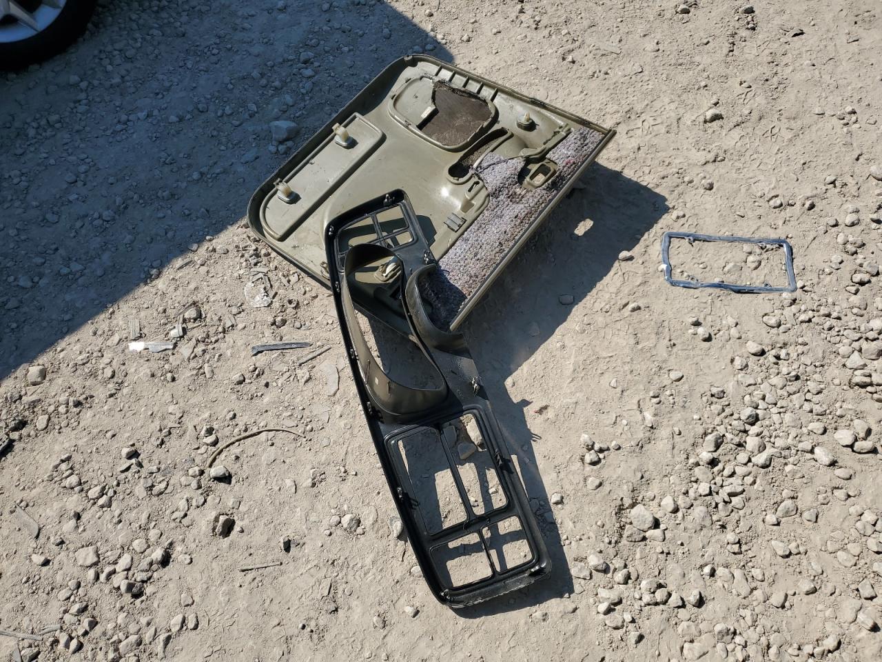 2000 GMC Yukon Xl K1500 VIN: 3GKFK16T3YG159005 Lot: 81383215