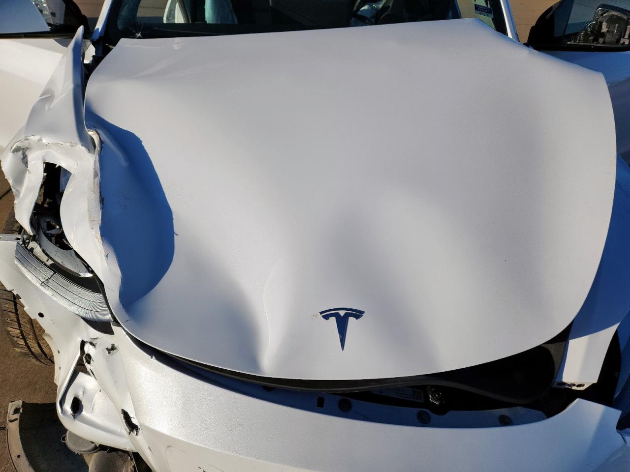 2022 Tesla Model Y VIN: 7SAYGDEF5NF393220 Lot: 90219035