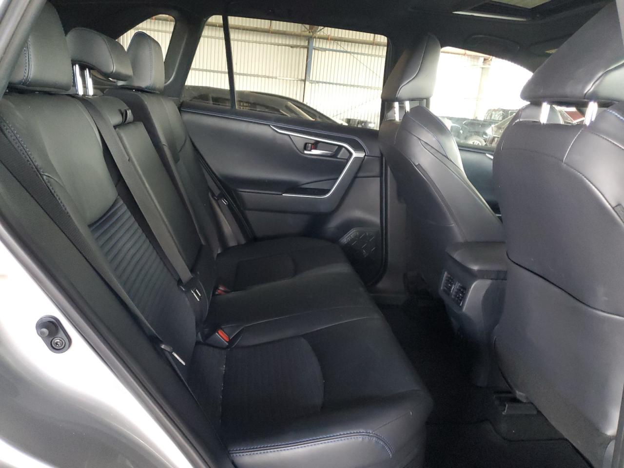 2019 Toyota Rav4 Xse VIN: 2T3EWRFV2KW009874 Lot: 82281285