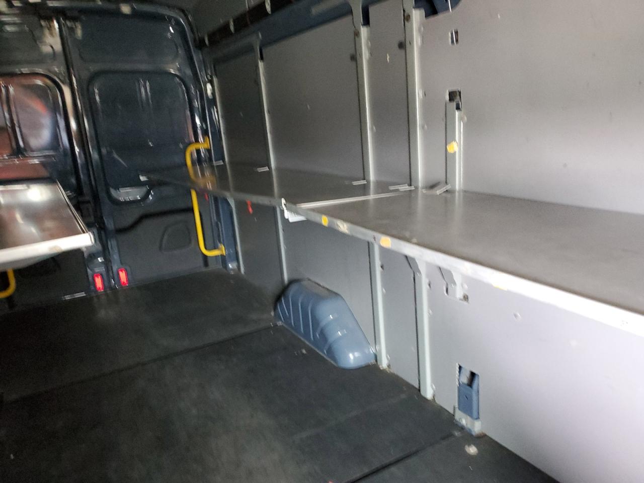 Фото: 1FTBR3X84LKA86577