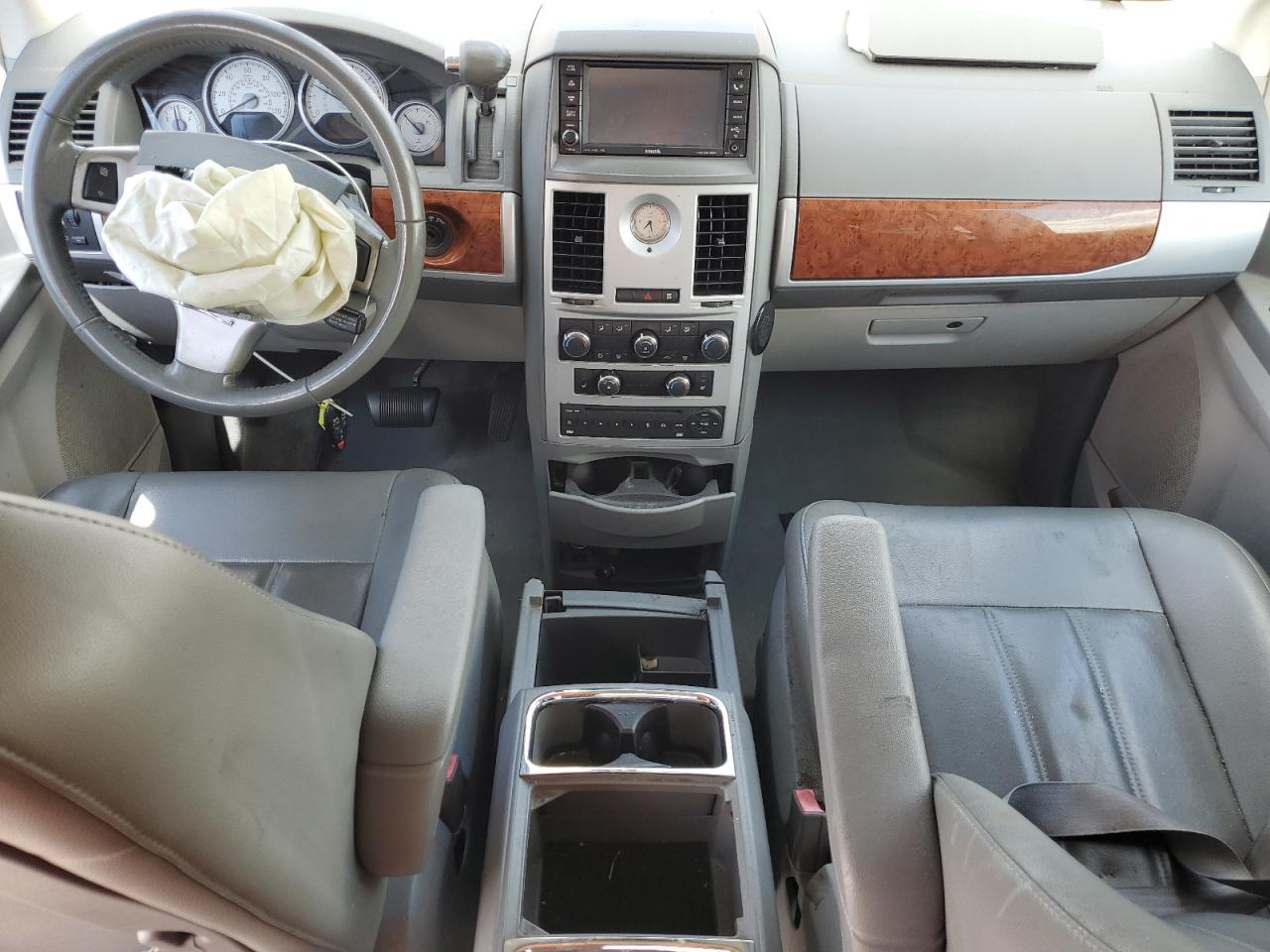 2009 Chrysler Town & Country Touring VIN: 2A8HR54139R631796 Lot: 90316135