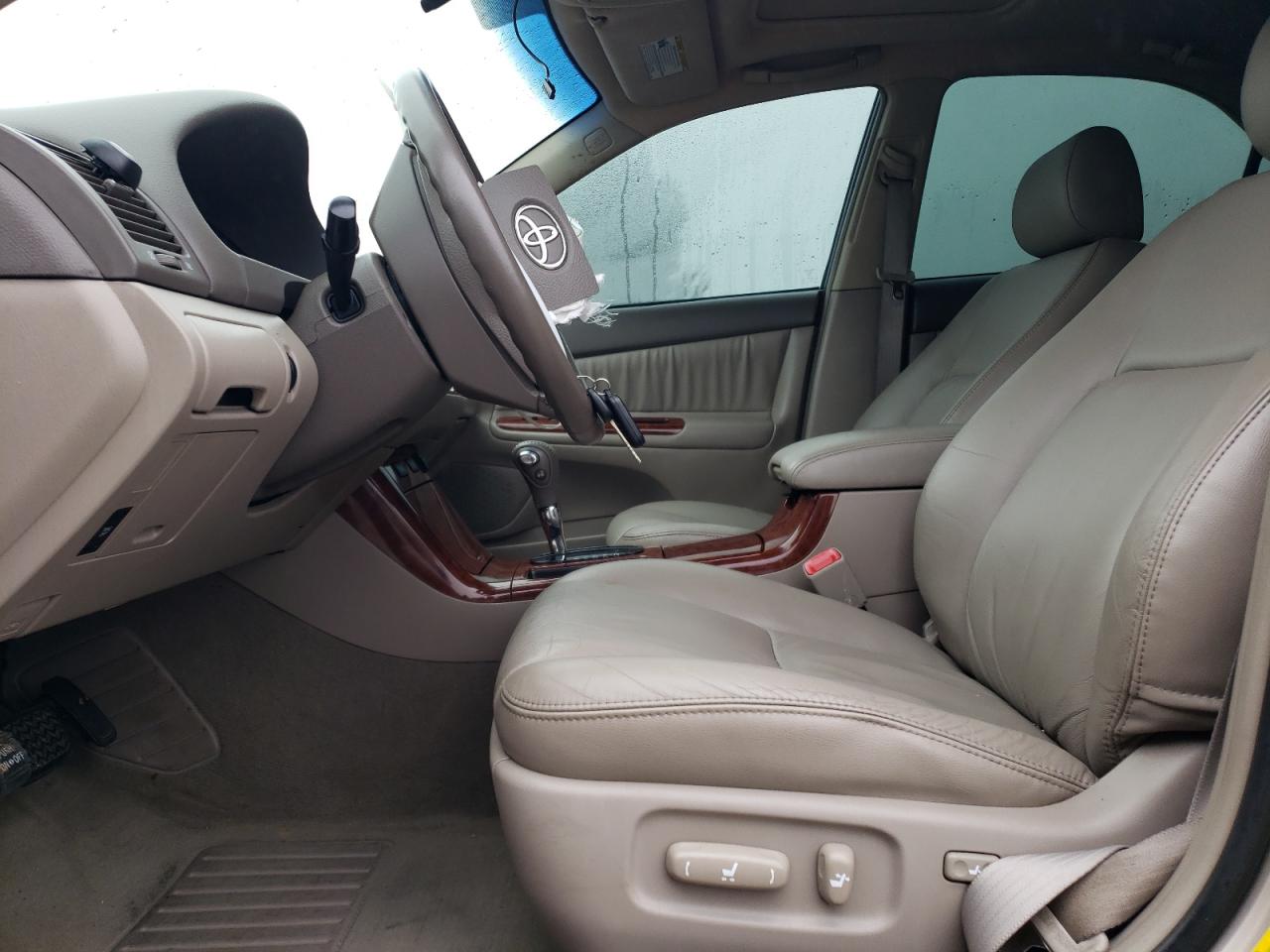 2005 Toyota Camry Le VIN: 4T1BF30K65U591392 Lot: 81968975