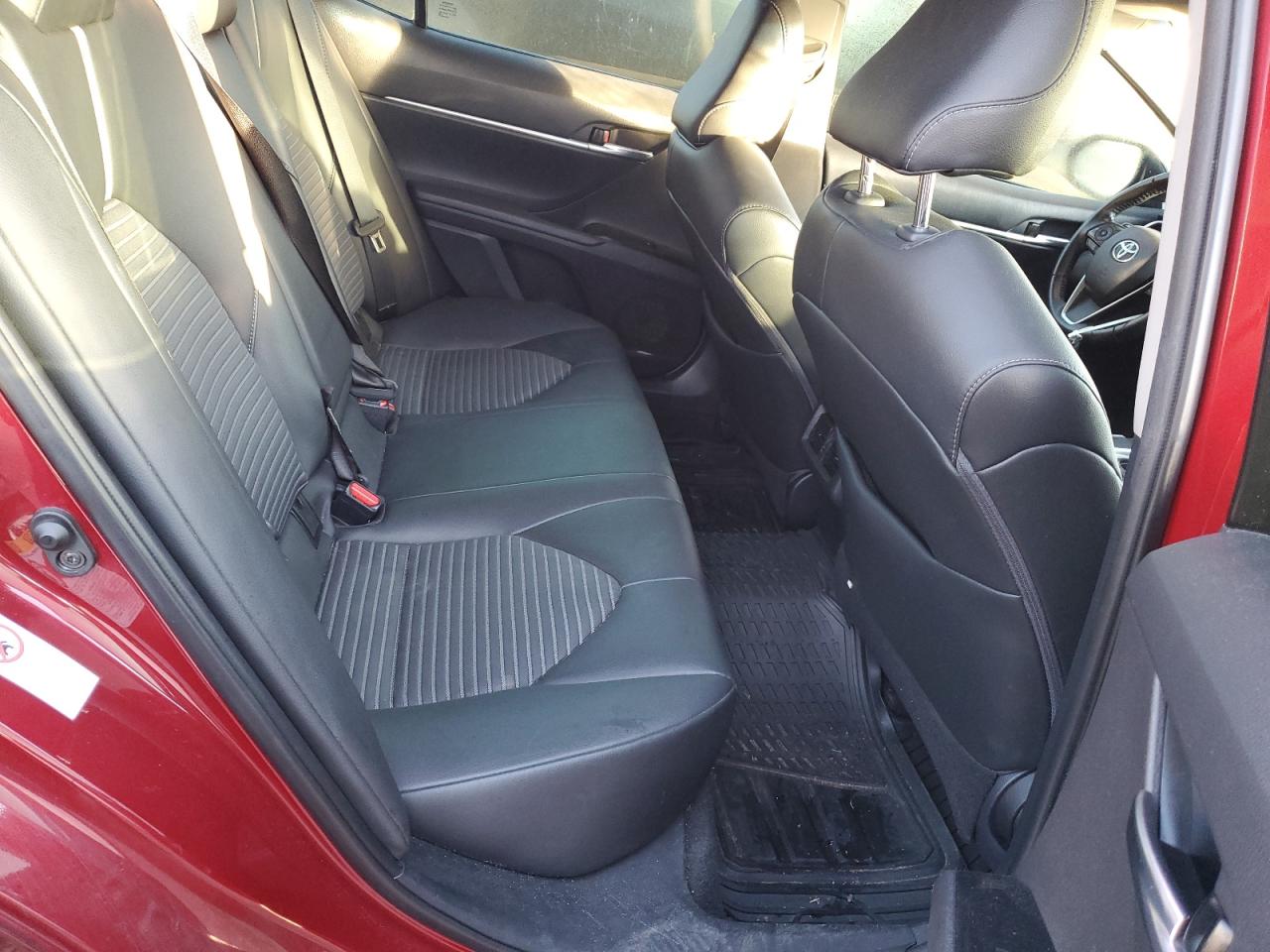 2018 Toyota Camry L VIN: 4T1B11HK7JU604085 Lot: 85263015