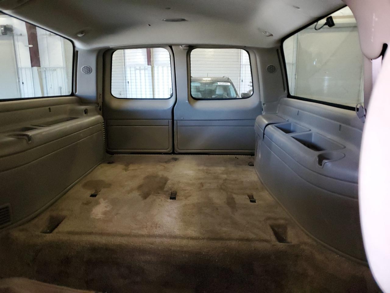 2001 Chevrolet Suburban K2500 VIN: 3GNGK26U81G225205 Lot: 86236315