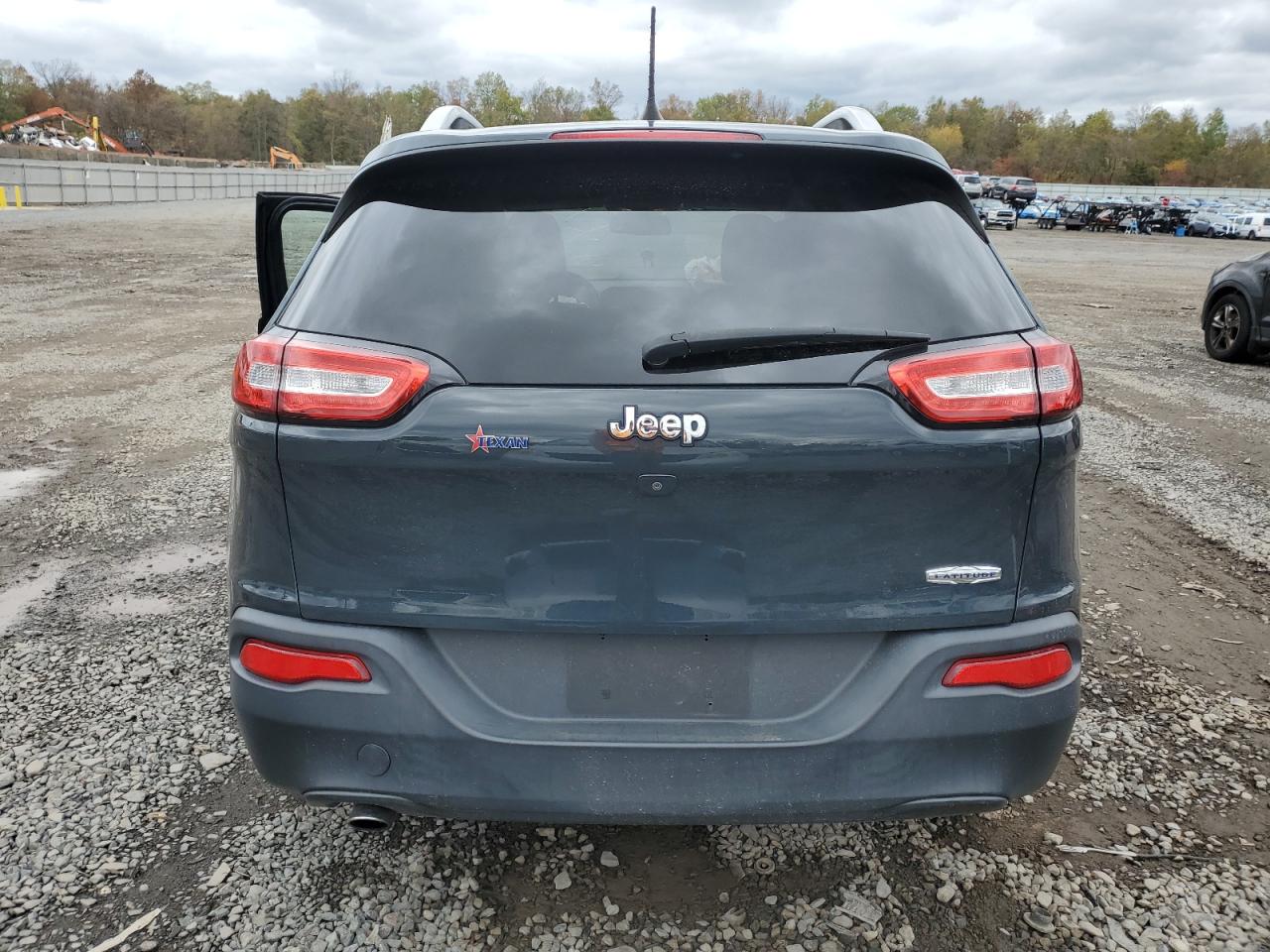 2018 Jeep Cherokee Latitude Plus VIN: 1C4PJLLB1JD584834 Lot: 87045325