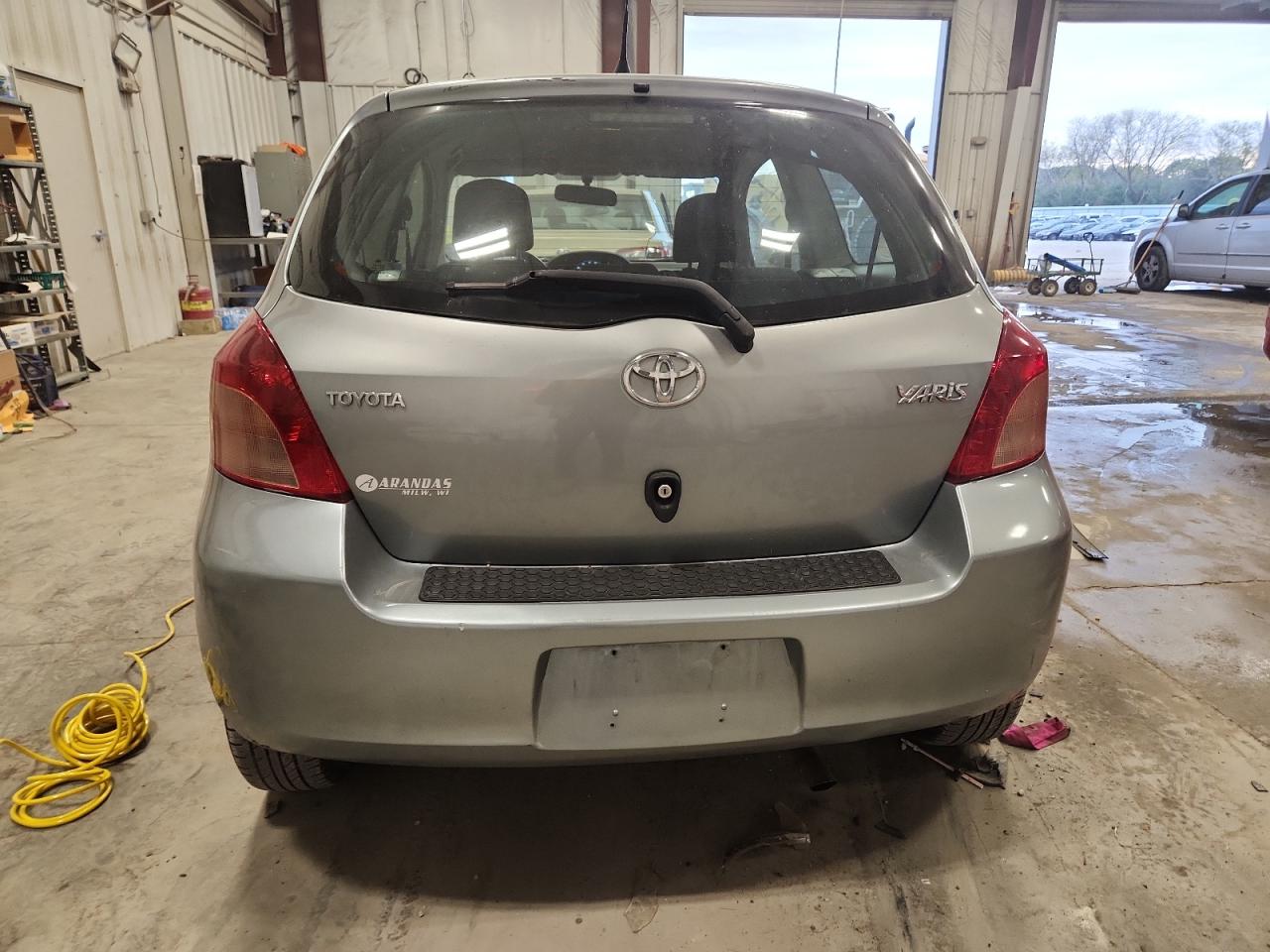 2008 Toyota Yaris VIN: JTDJT923185209222 Lot: 86218165
