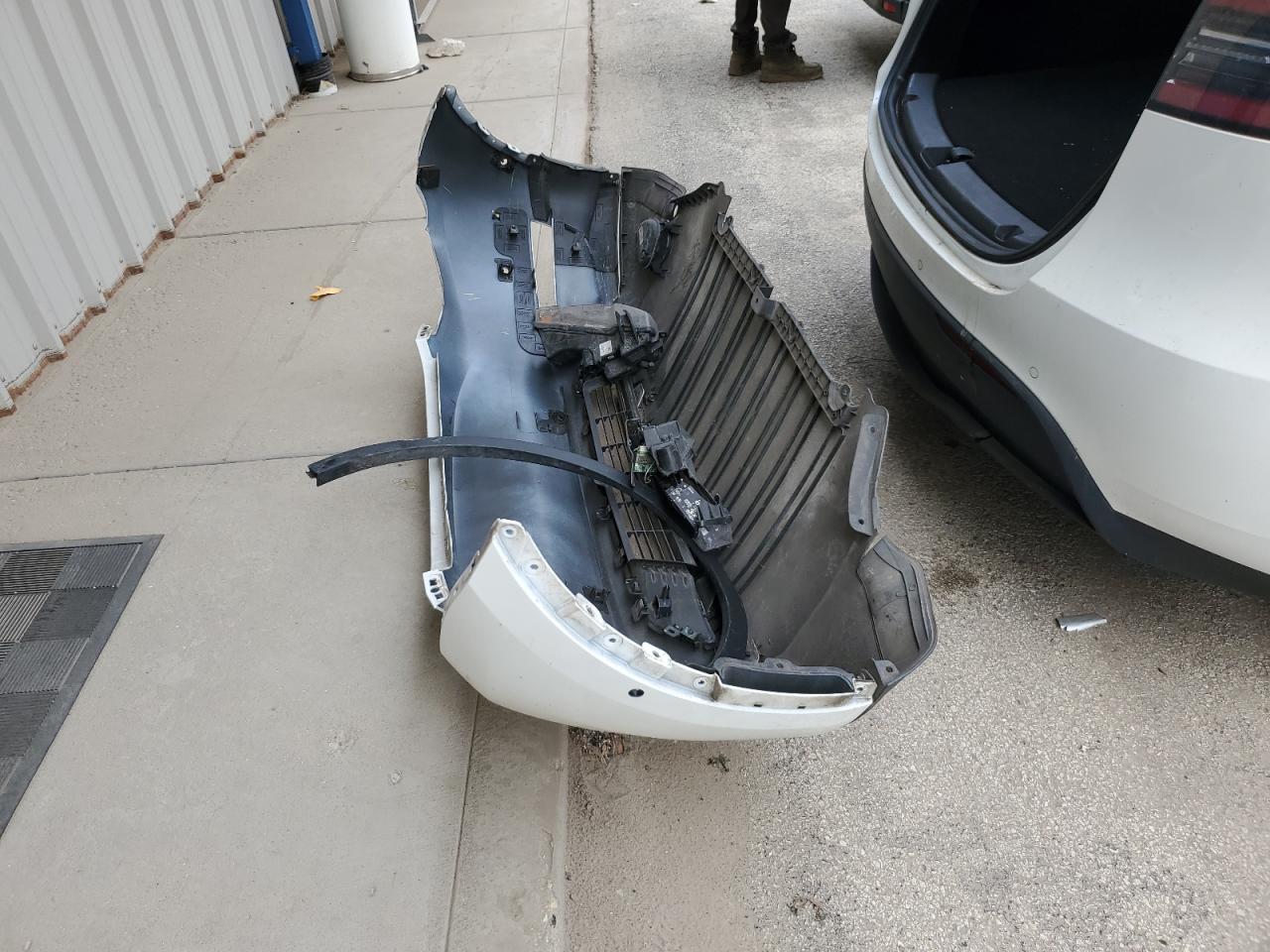 2020 Tesla Model Y VIN: 5YJYGDEE1LF034996 Lot: 86074085