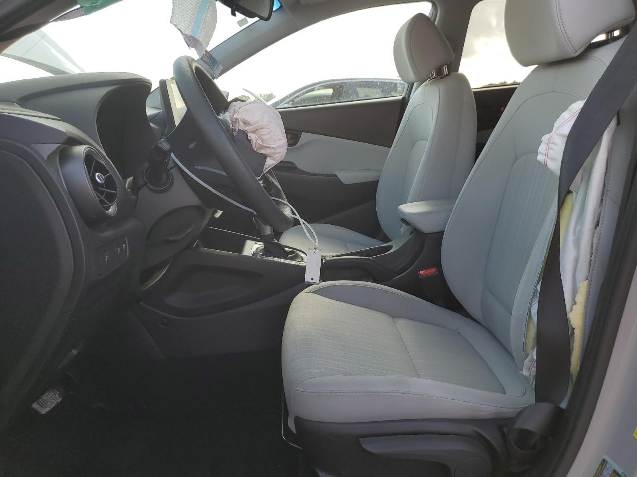 2022 Hyundai Kona Sel VIN: KM8K62AB5NU870437 Lot: 82318105