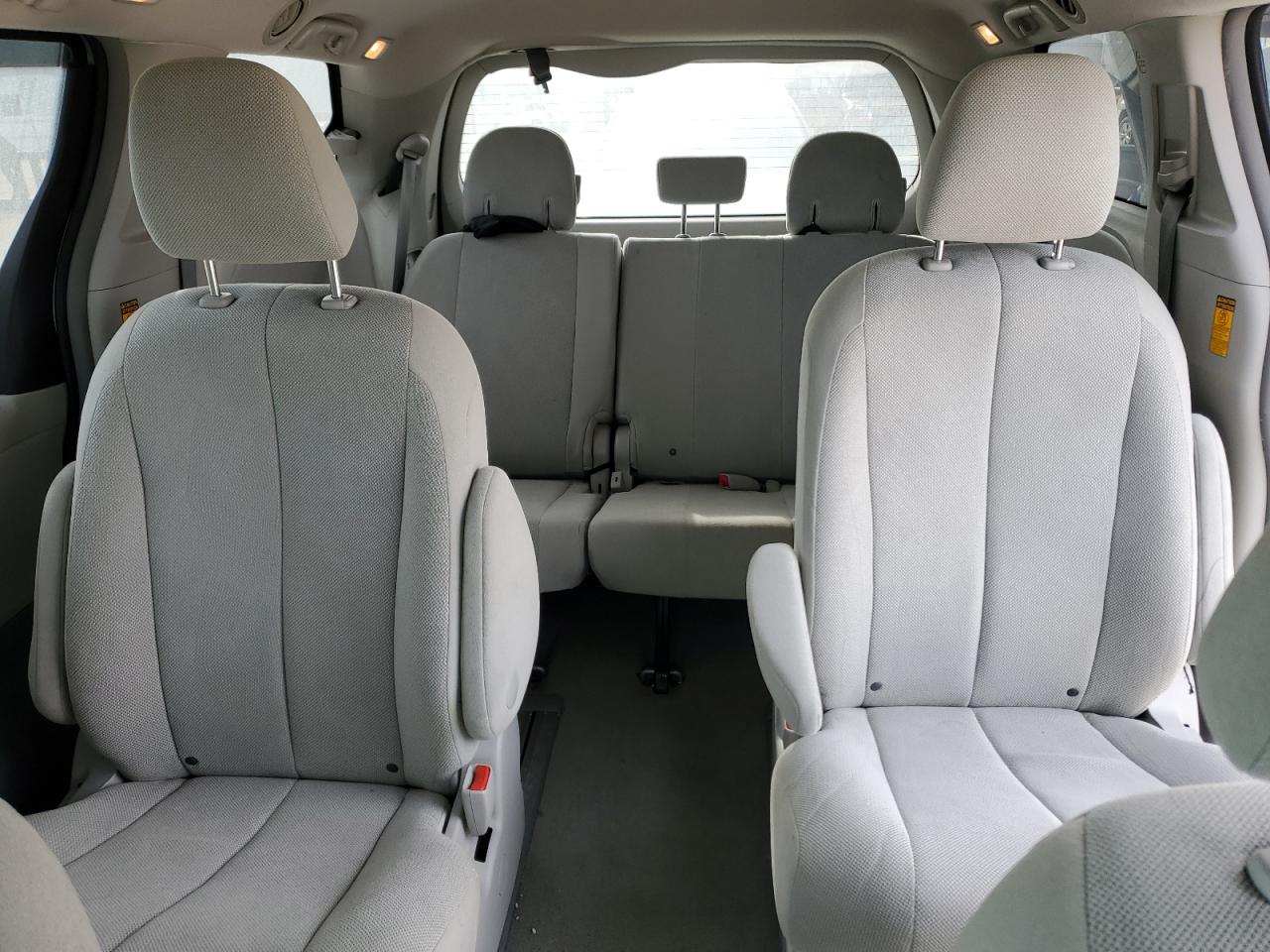 2014 Toyota Sienna VIN: 5TDZK3DC3ES410268 Lot: 68385885