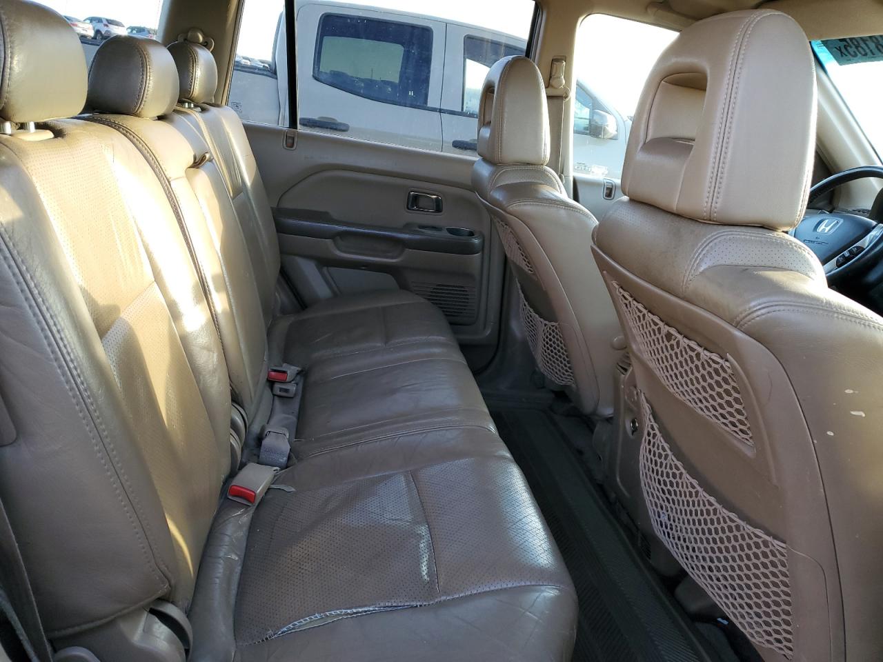 2004 Honda Pilot Exl VIN: 2HKYF18524H002946 Lot: 82618185