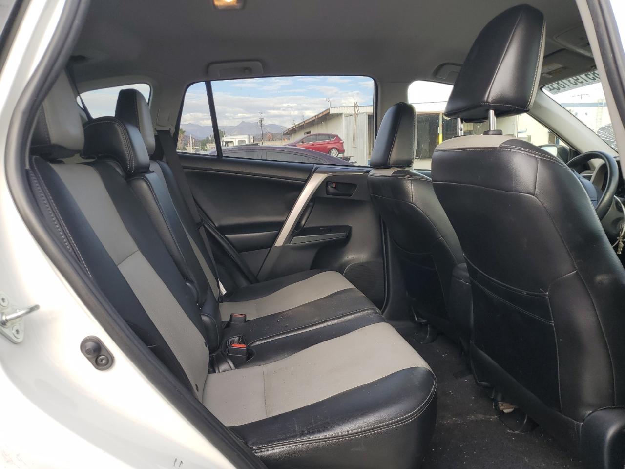 2017 Toyota Rav4 Le VIN: JTMZFREV4HJ712869 Lot: 85193185