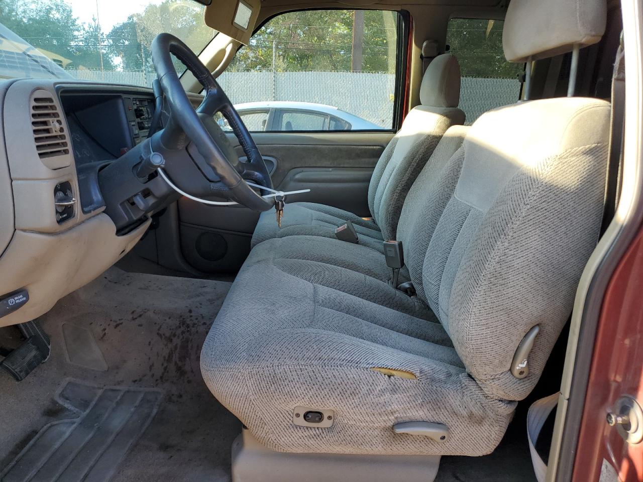 1998 Chevrolet Gmt-400 K1500 VIN: 1GCEK19R6WE108741 Lot: 84901375