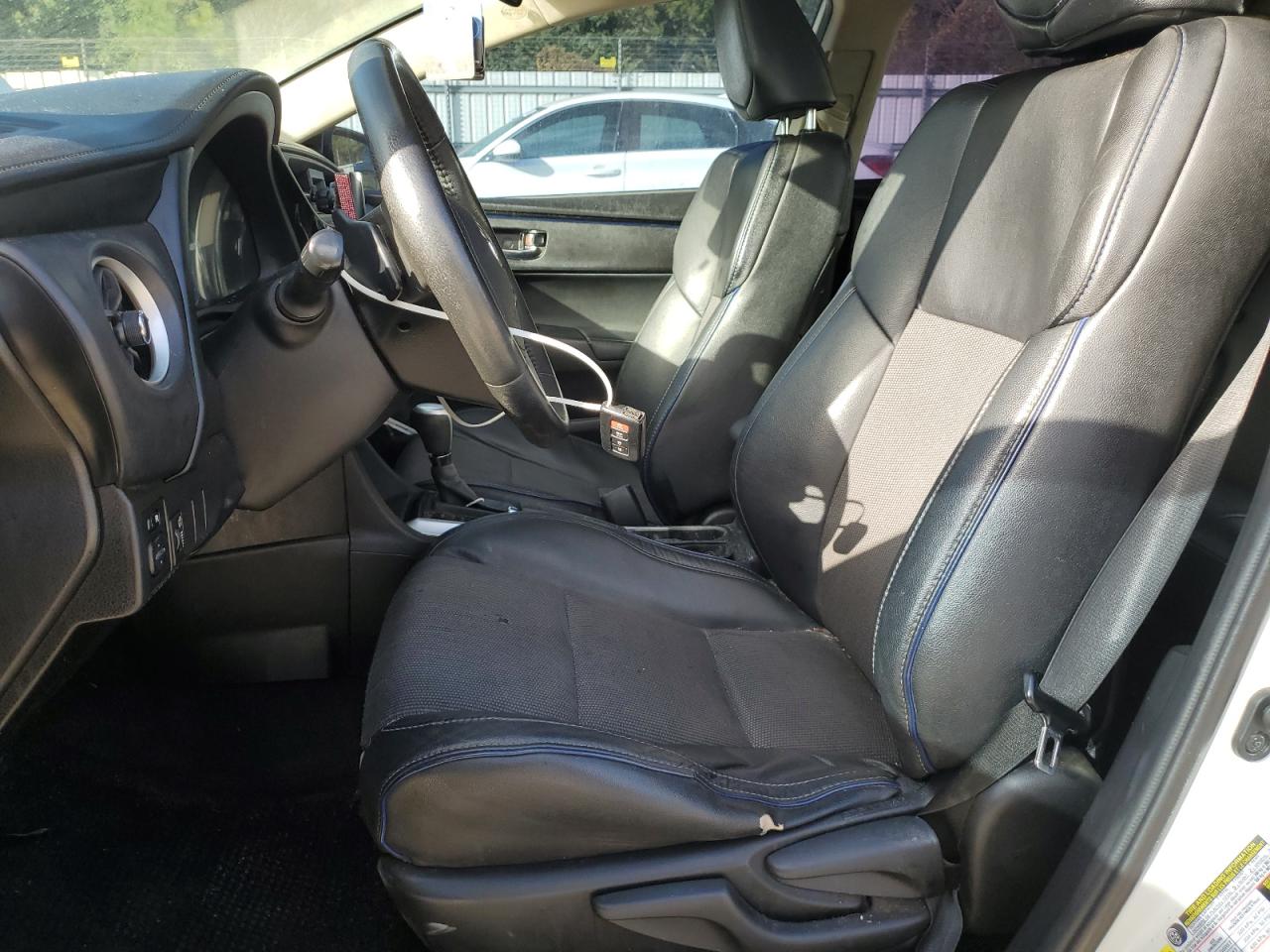 2017 Toyota Corolla L VIN: 5YFBURHE4HP603746 Lot: 81871625