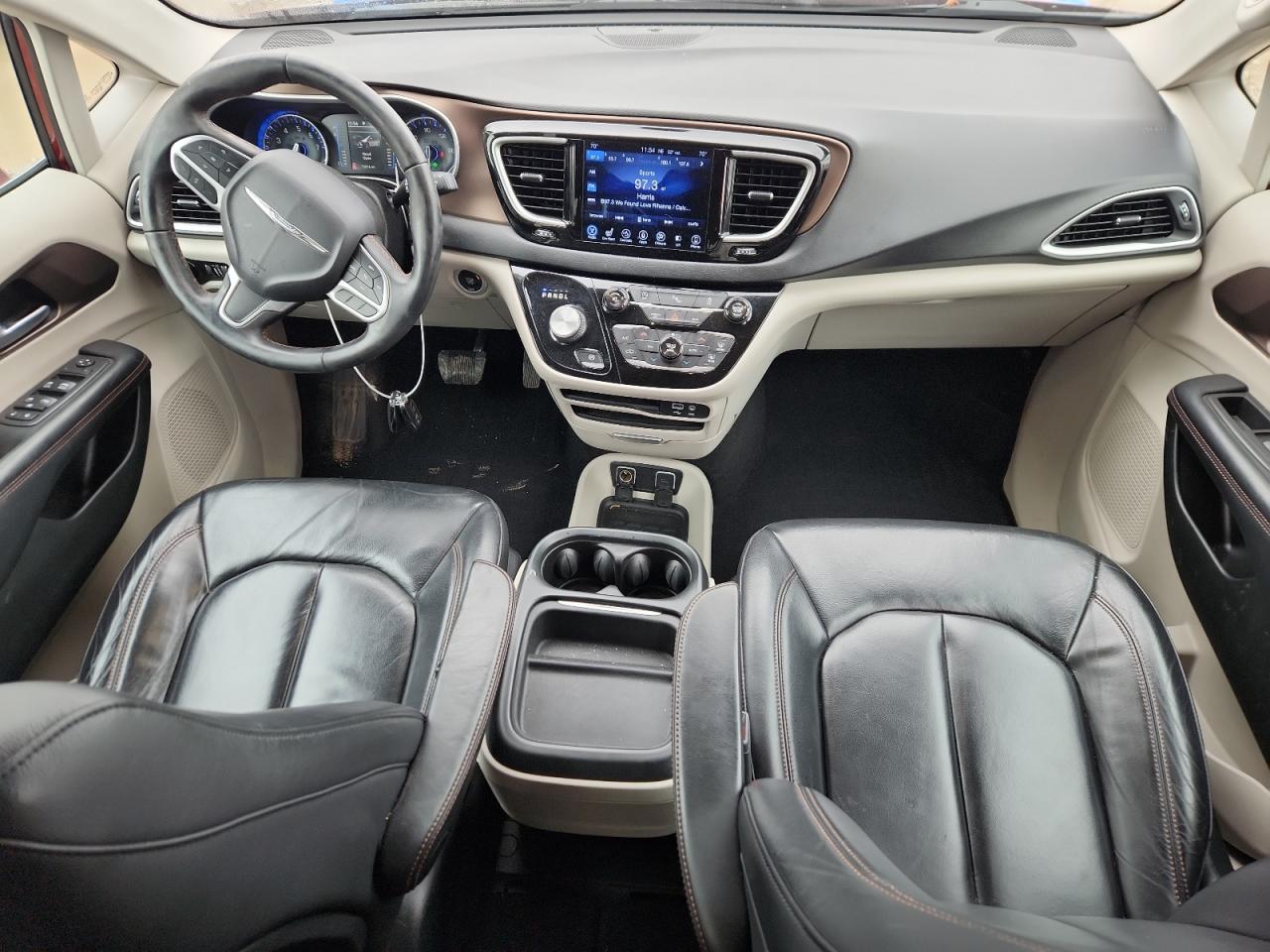 2017 Chrysler Pacifica Touring L VIN: 2C4RC1BG6HR824097 Lot: 87439495