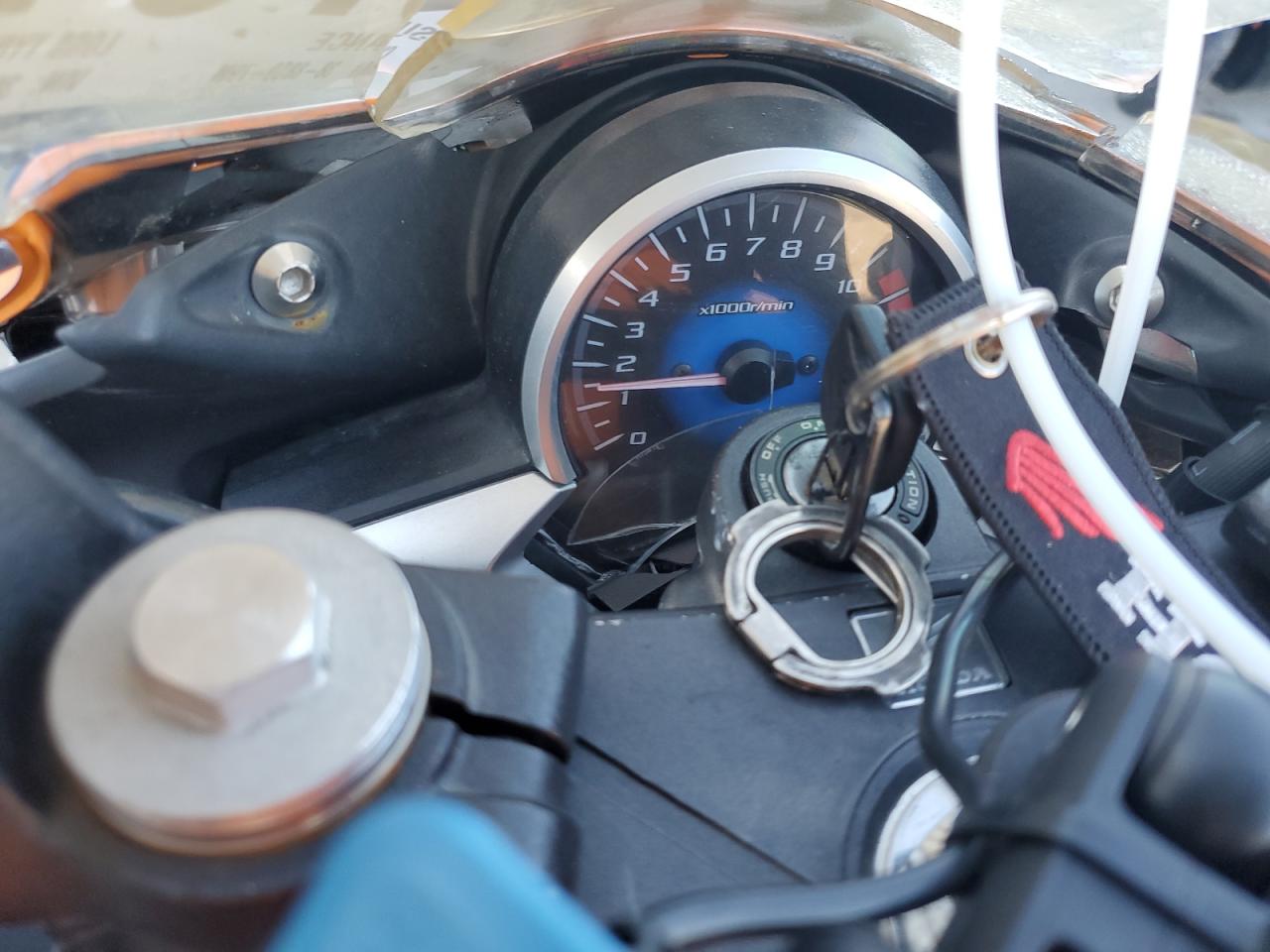 2013 Honda Cbr250 R VIN: MLHMC4108D5302270 Lot: 84570745