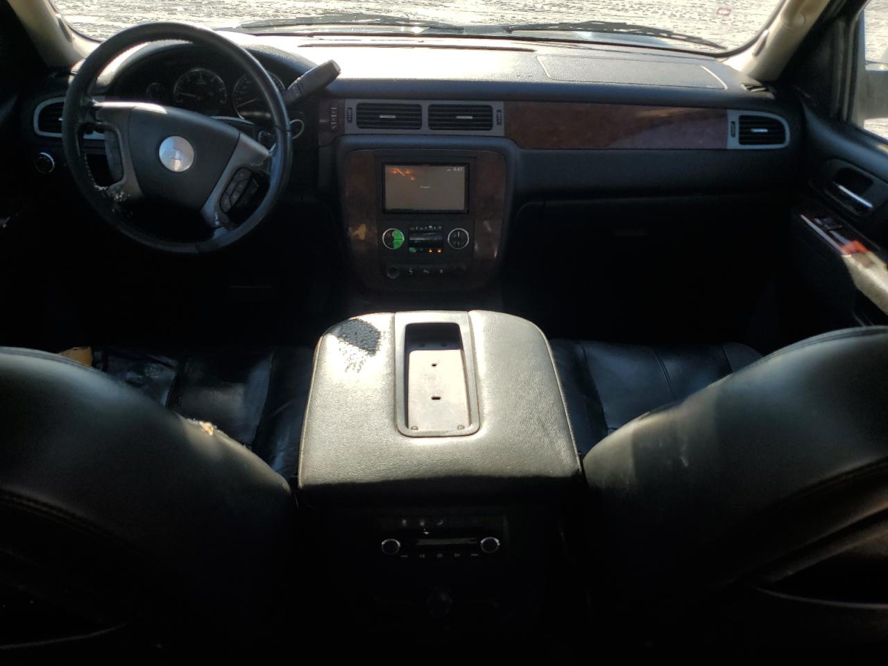 2011 Chevrolet Suburban C1500 Lt VIN: 1GNSCJE02BR145710 Lot: 86117175