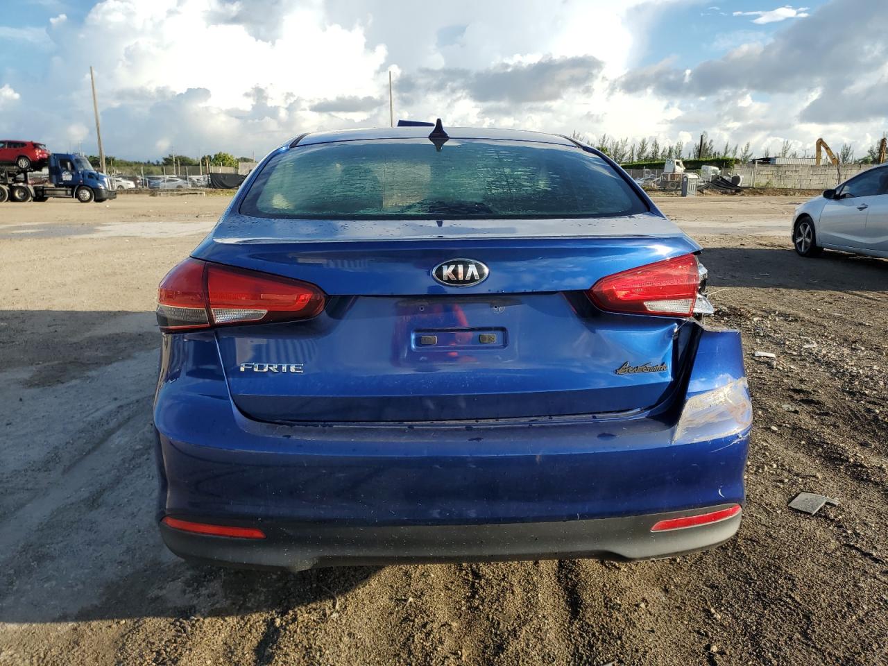 2018 Kia Forte Lx VIN: 3KPFK4A75JE166112 Lot: 82311705