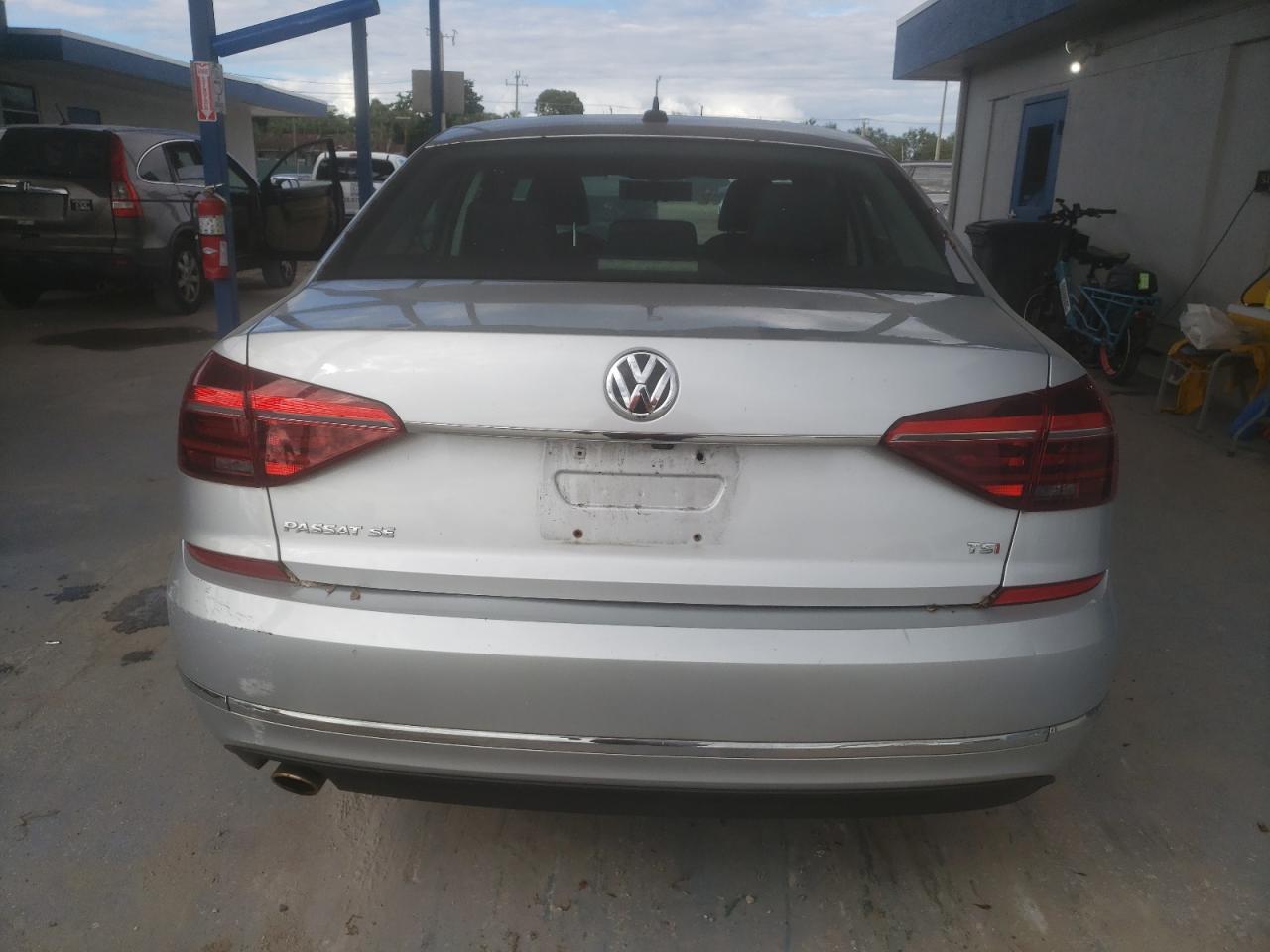 2017 Volkswagen Passat Se VIN: 1VWBT7A34HC024598 Lot: 87027055