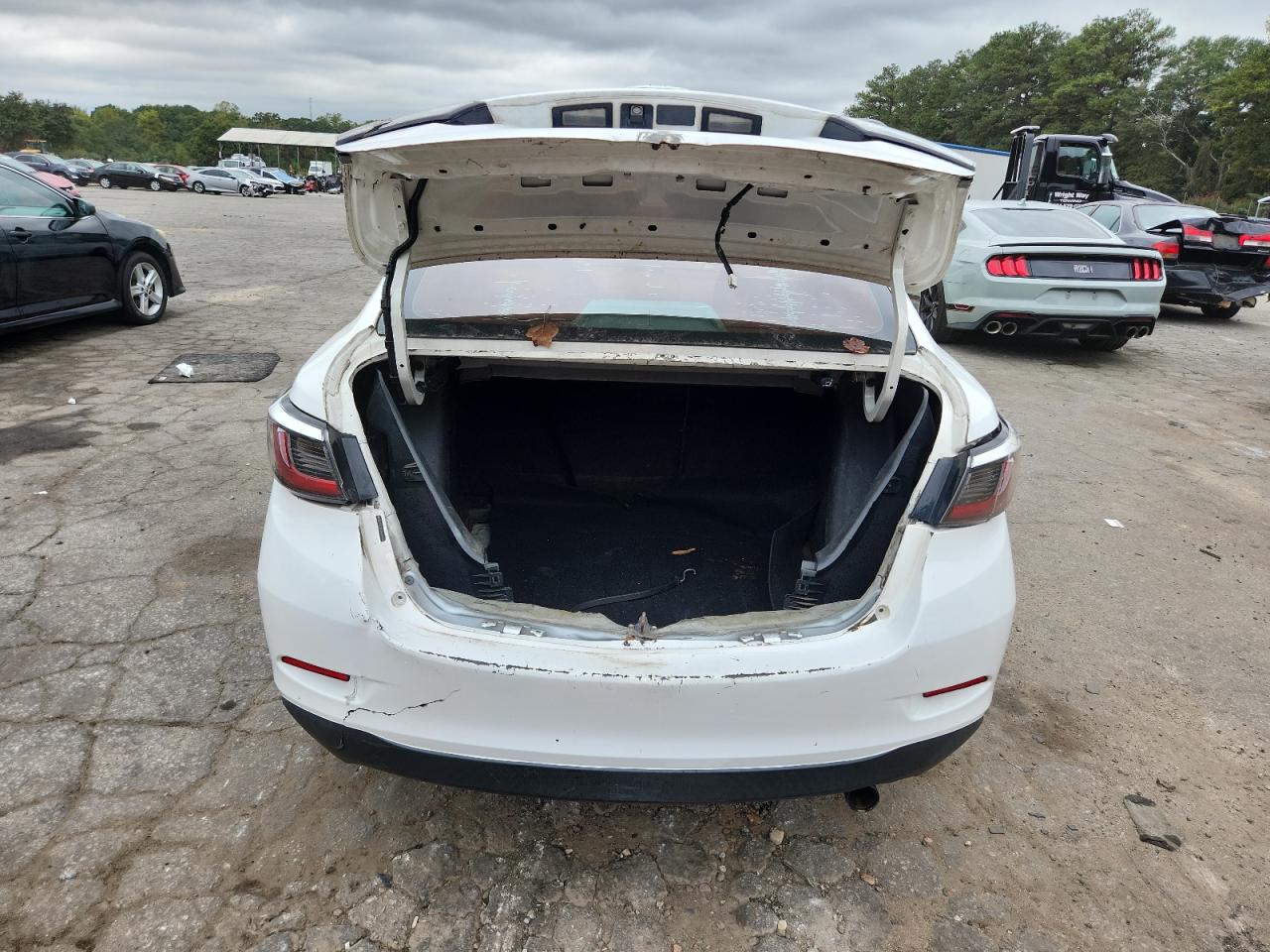 2019 Toyota Yaris L VIN: 3MYDLBYV2KY500448 Lot: 85171495