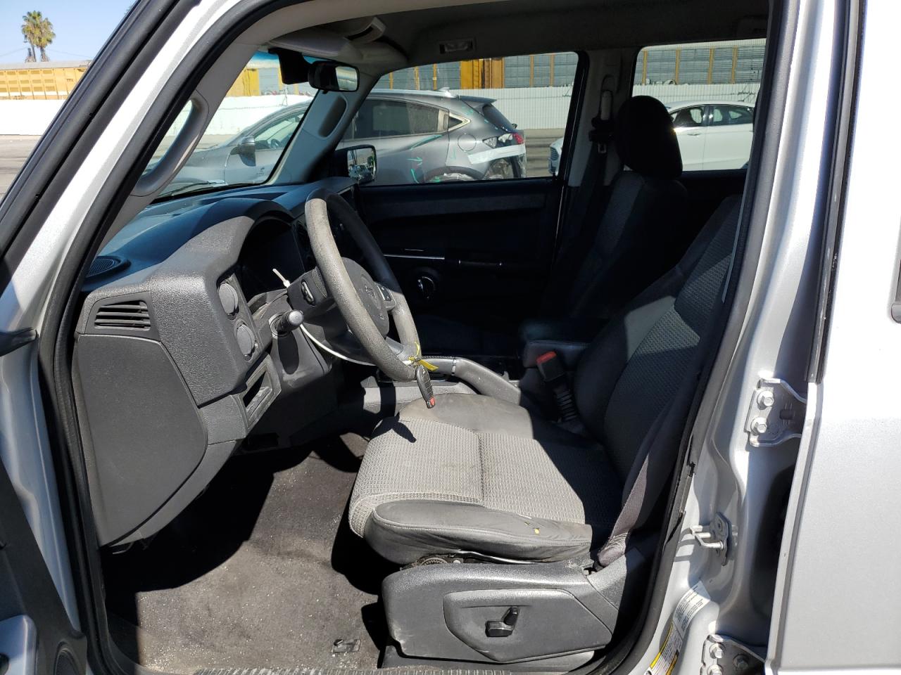 2009 Jeep Commander Sport VIN: 1J8HH48K09C553275 Lot: 85756535