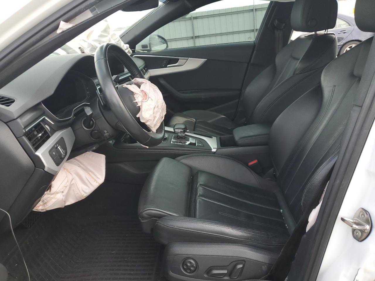 2019 Audi A4 Premium Plus VIN: WAUENAF40KN005869 Lot: 90417515