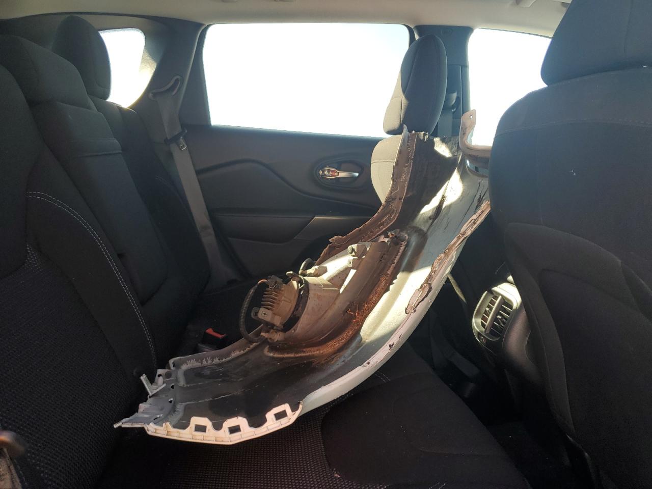 2019 Jeep Cherokee Latitude VIN: 1C4PJLCB4KD247513 Lot: 86837175