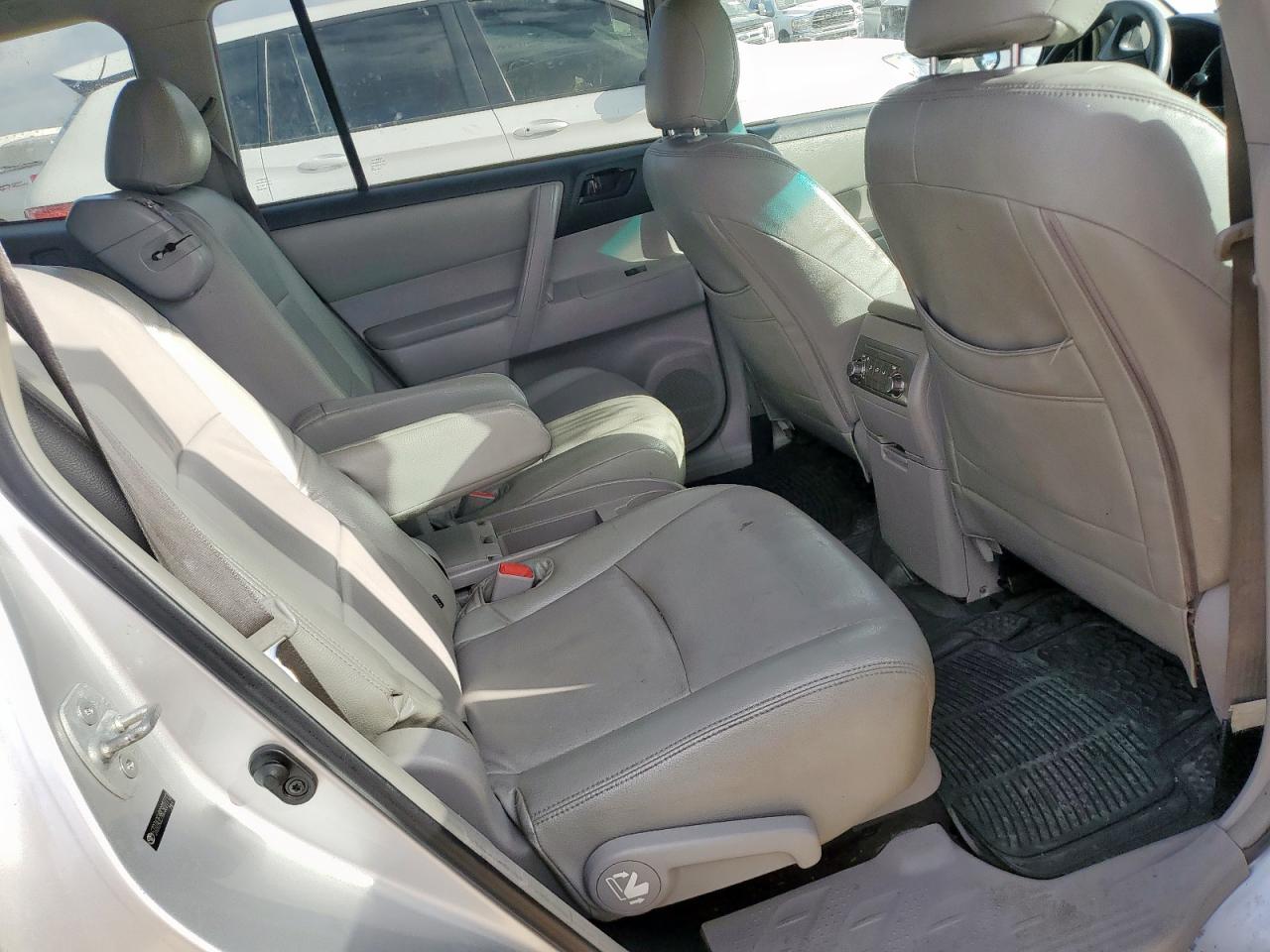 2012 Toyota Highlander Base VIN: 5TDZA3EH8CS027713 Lot: 85548505