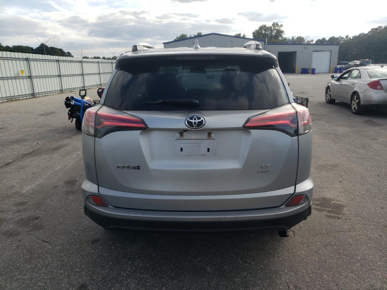 2018 Toyota Rav4 Le VIN: 2T3BFREV7JW854447 Lot: 86074945