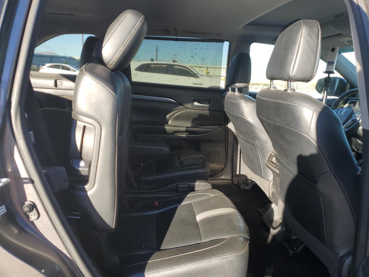 2018 Toyota Highlander Se VIN: 5TDJZRFH6JS861516 Lot: 87023085