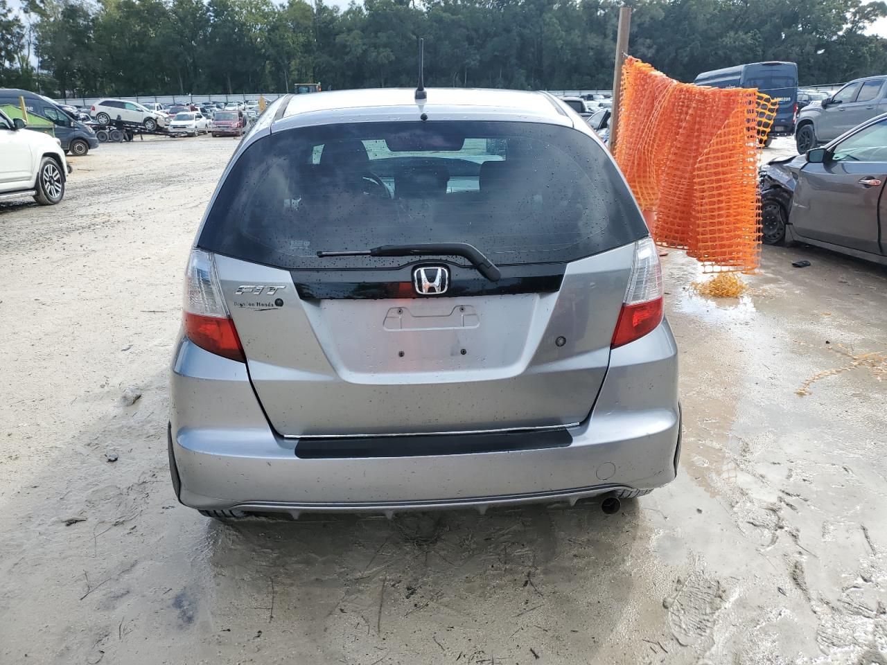 2010 Honda Fit VIN: JHMGE8H2XAS012908 Lot: 85724875