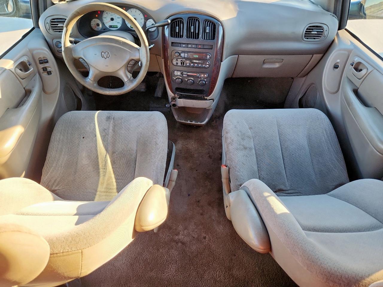 2002 Dodge Grand Caravan Sport VIN: 2B4GP44342R764980 Lot: 90922925