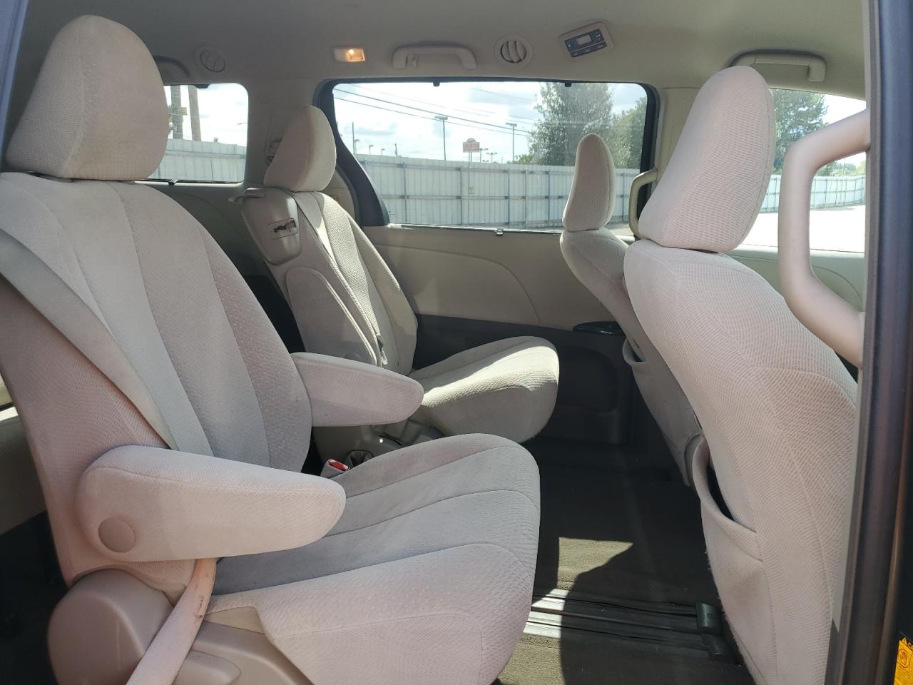 2014 Toyota Sienna Le VIN: 5TDKK3DC3ES479687 Lot: 82269765