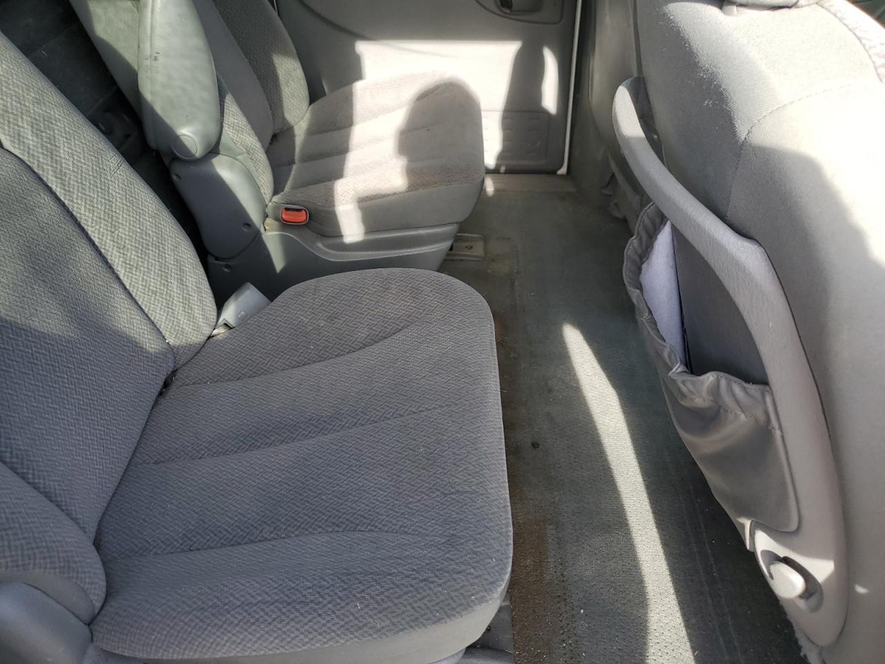 2004 Chrysler Town & Country Ex VIN: 2C4GP74LX4R576844 Lot: 87376115