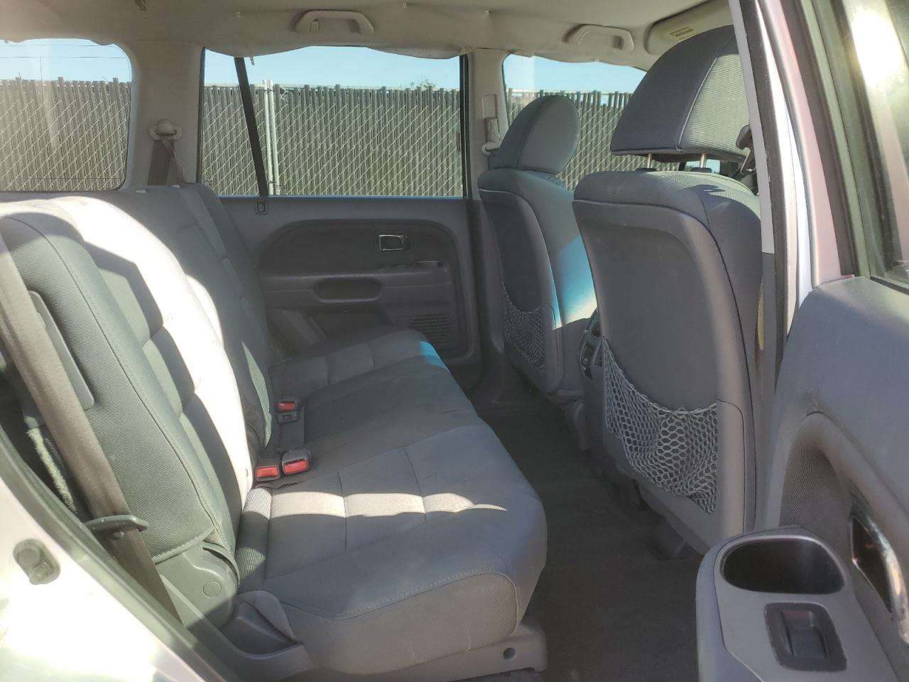 2007 Honda Pilot Lx VIN: 5FNYF28117B045101 Lot: 86882065