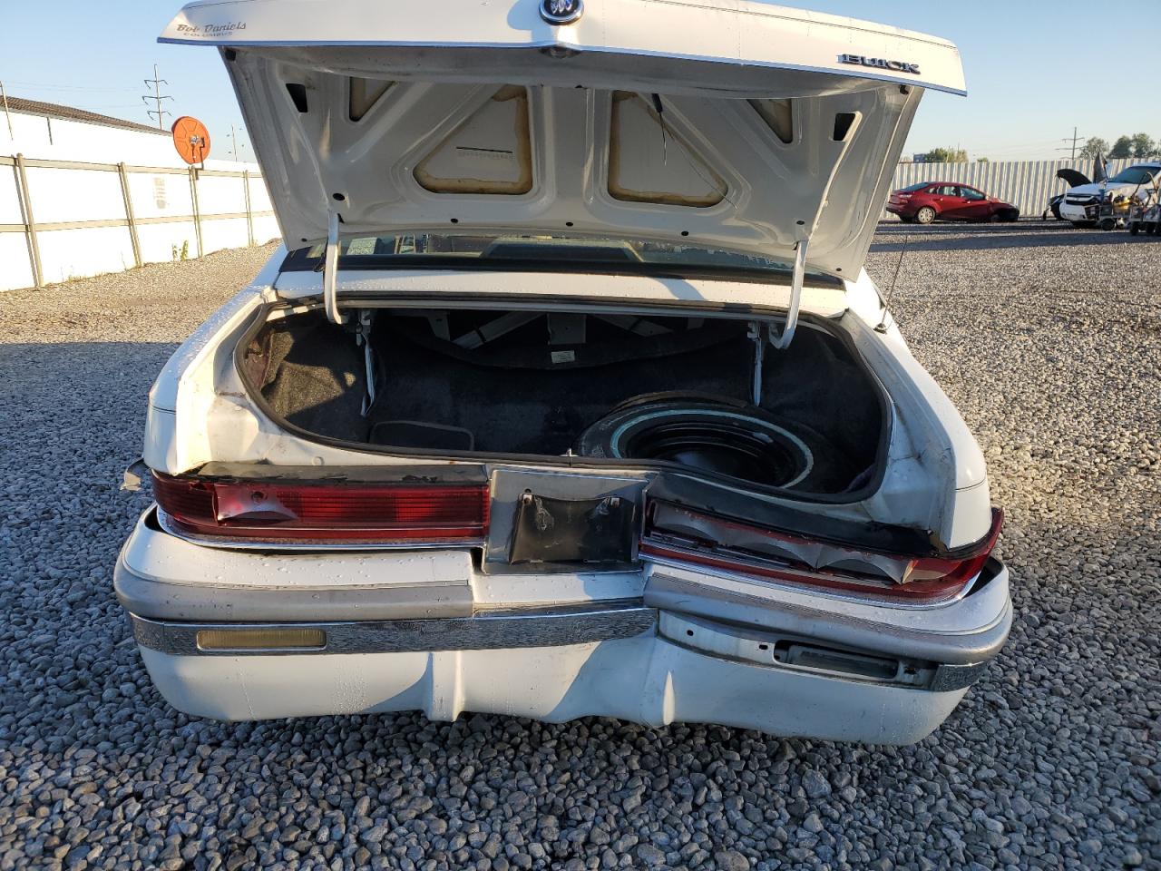 1995 Buick Roadmaster VIN: 1G4BN52P9SR422859 Lot: 85144005