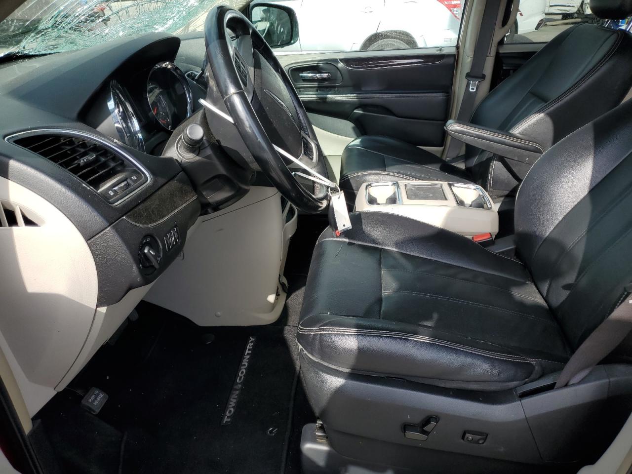 2015 Chrysler Town & Country Touring VIN: 2C4RC1BGXFR544597 Lot: 86184745