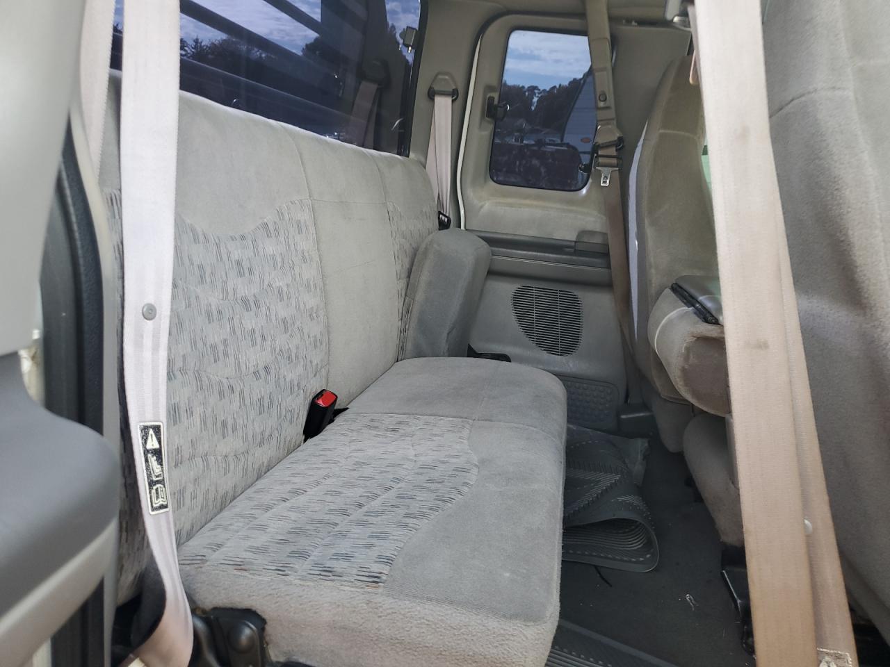 2000 Ford F350 Super Duty VIN: 1FTWX32F0YEB29217 Lot: 84732405