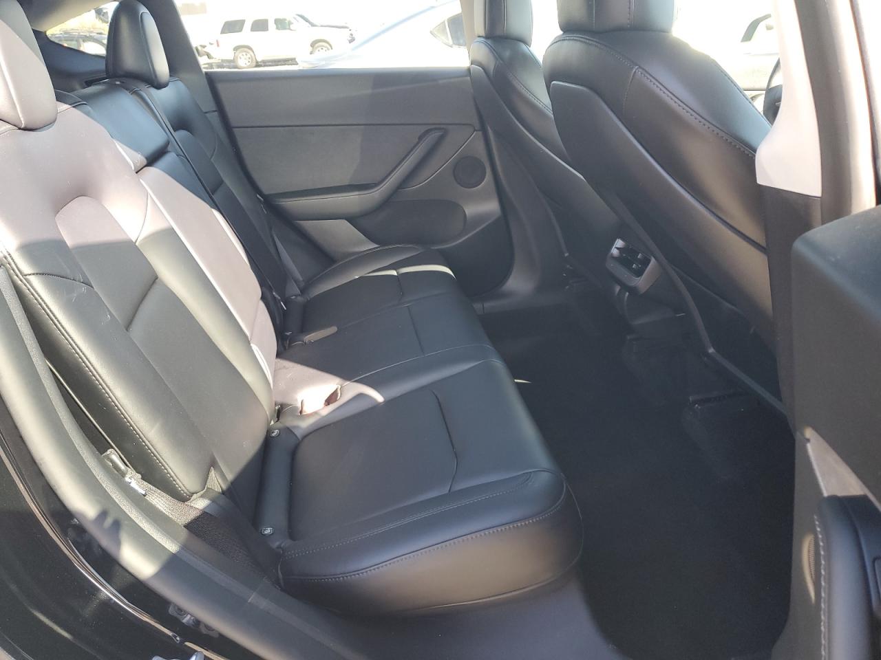 2022 Tesla Model Y VIN: 7SAYGDEE8NF513812 Lot: 90054265