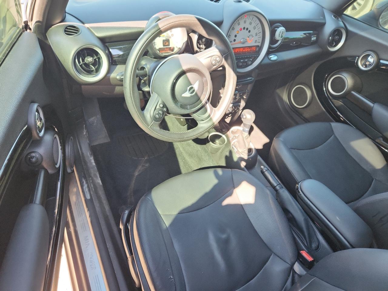 2013 Mini Cooper VIN: WMWSU3C53DT689538 Lot: 82541255