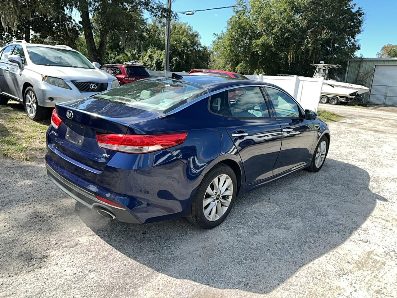2018 Kia Optima Ex VIN: 5XXGU4L3XJG202215 Lot: 90853255