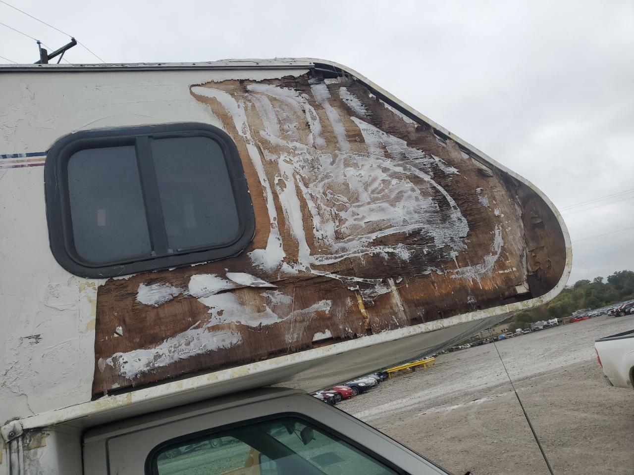 1998 Ford Econoline E450 Super Duty Cutaway Van Rv VIN: 1FDLE40S9VHB72586 Lot: 89927535