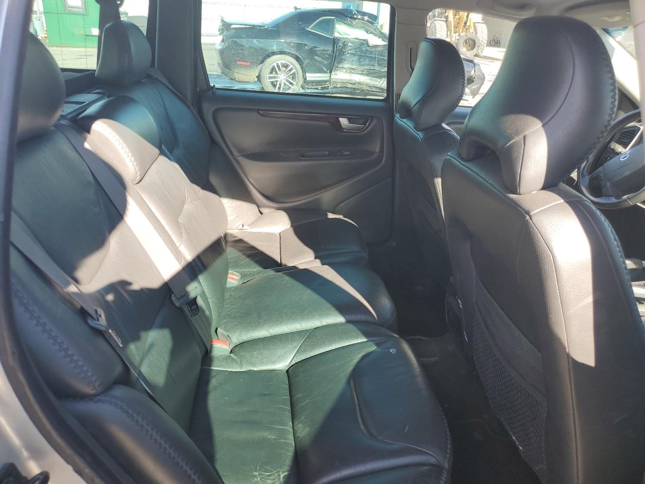 2004 Volvo Xc70 VIN: YV1SZ59H241131090 Lot: 90529485