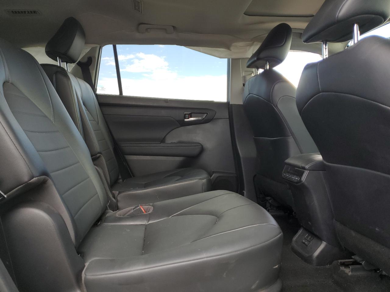 2022 Toyota Highlander Xle VIN: 5TDGZRBH5NS229564 Lot: 84067255