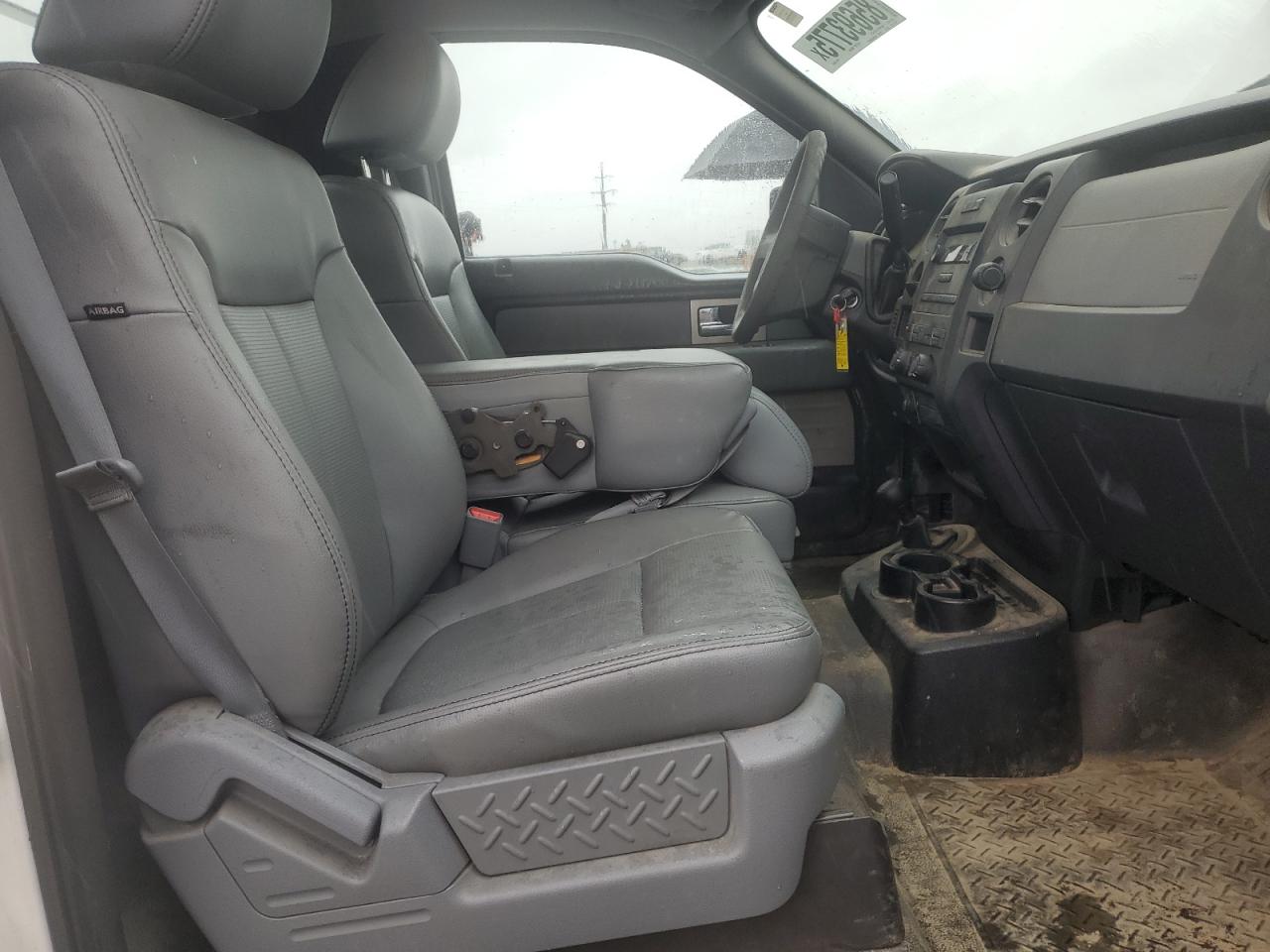 2011 Ford F150 VIN: 1FTMF1EM0BKD92695 Lot: 85693775