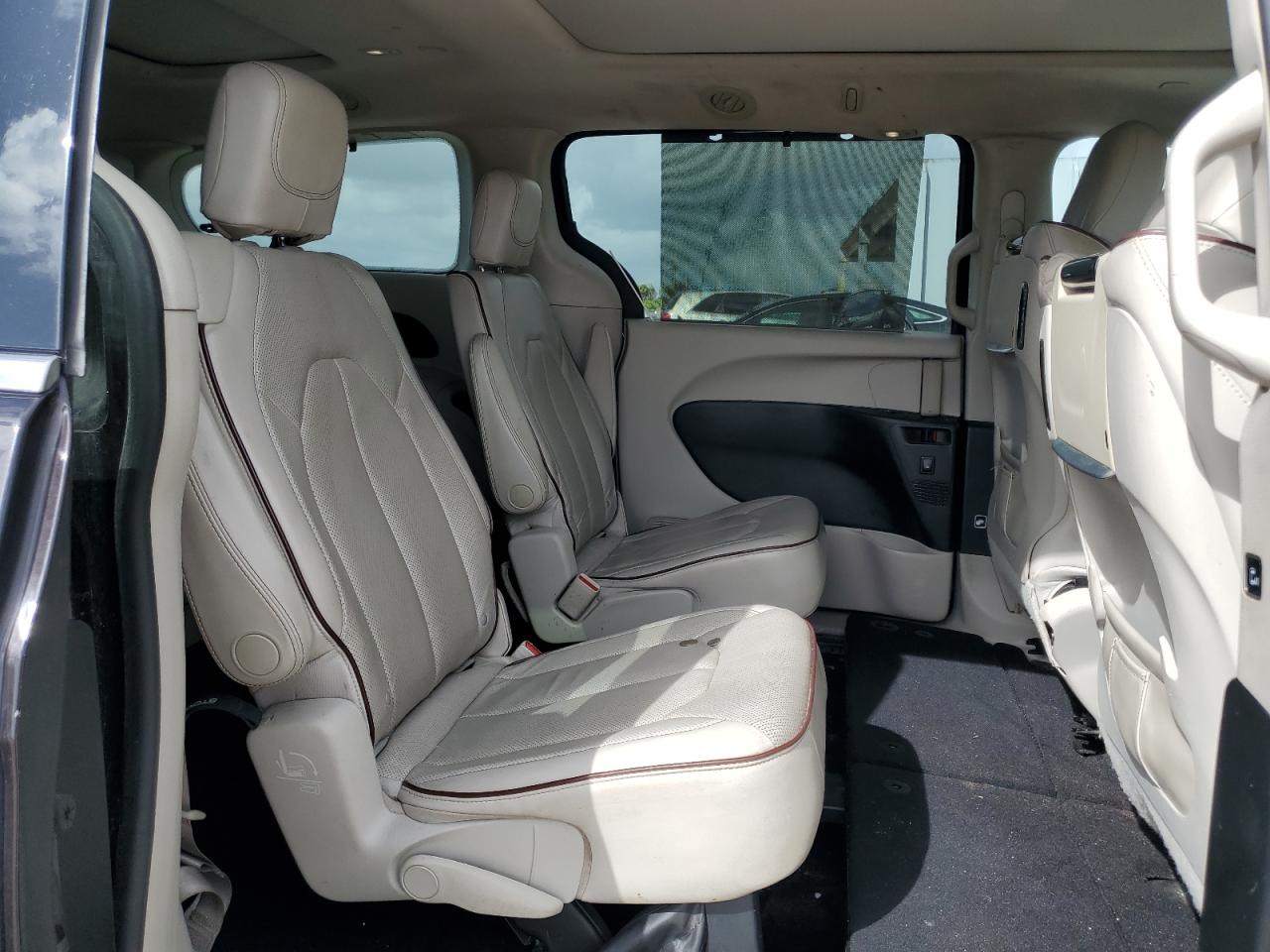 2017 Chrysler Pacifica Limited VIN: 2C4RC1GG6HR636253 Lot: 85107155