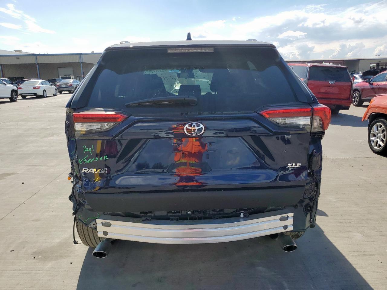 2025 Toyota Rav4 Xle Premium VIN: 2T3C1RFV5SW368111 Lot: 82267715