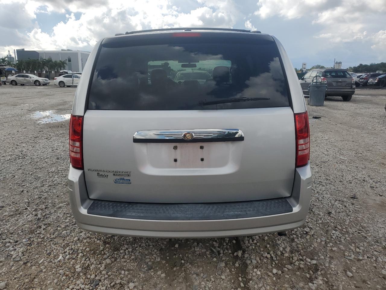 2008 Chrysler Town & Country Touring VIN: 2A8HR54P18R827528 Lot: 85912985