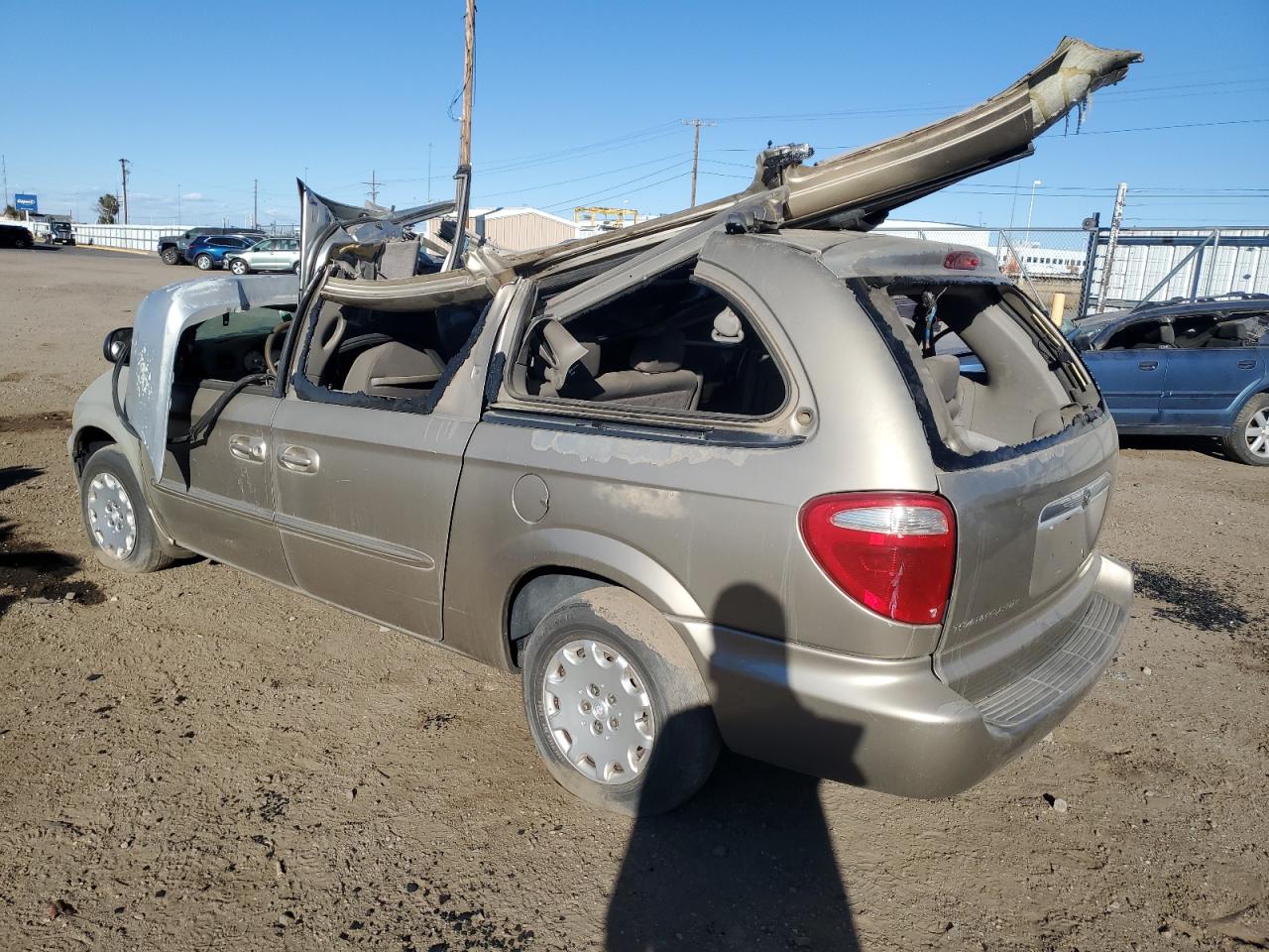 2003 Chrysler Town & Country Lx gold other flexible 2C4GP44363R310654 photo #3