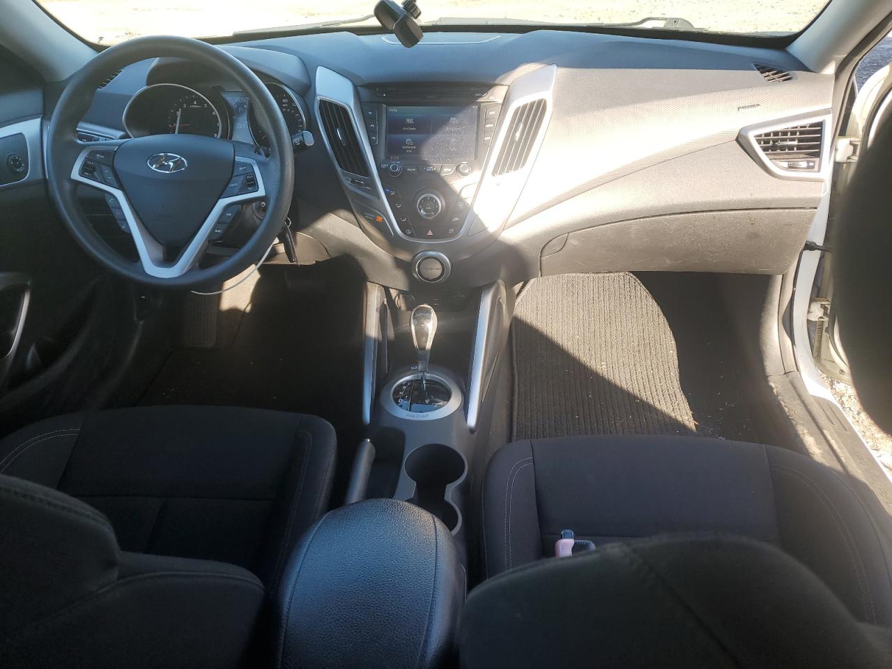 2016 Hyundai Veloster VIN: KMHTC6AD1GU300315 Lot: 82421035