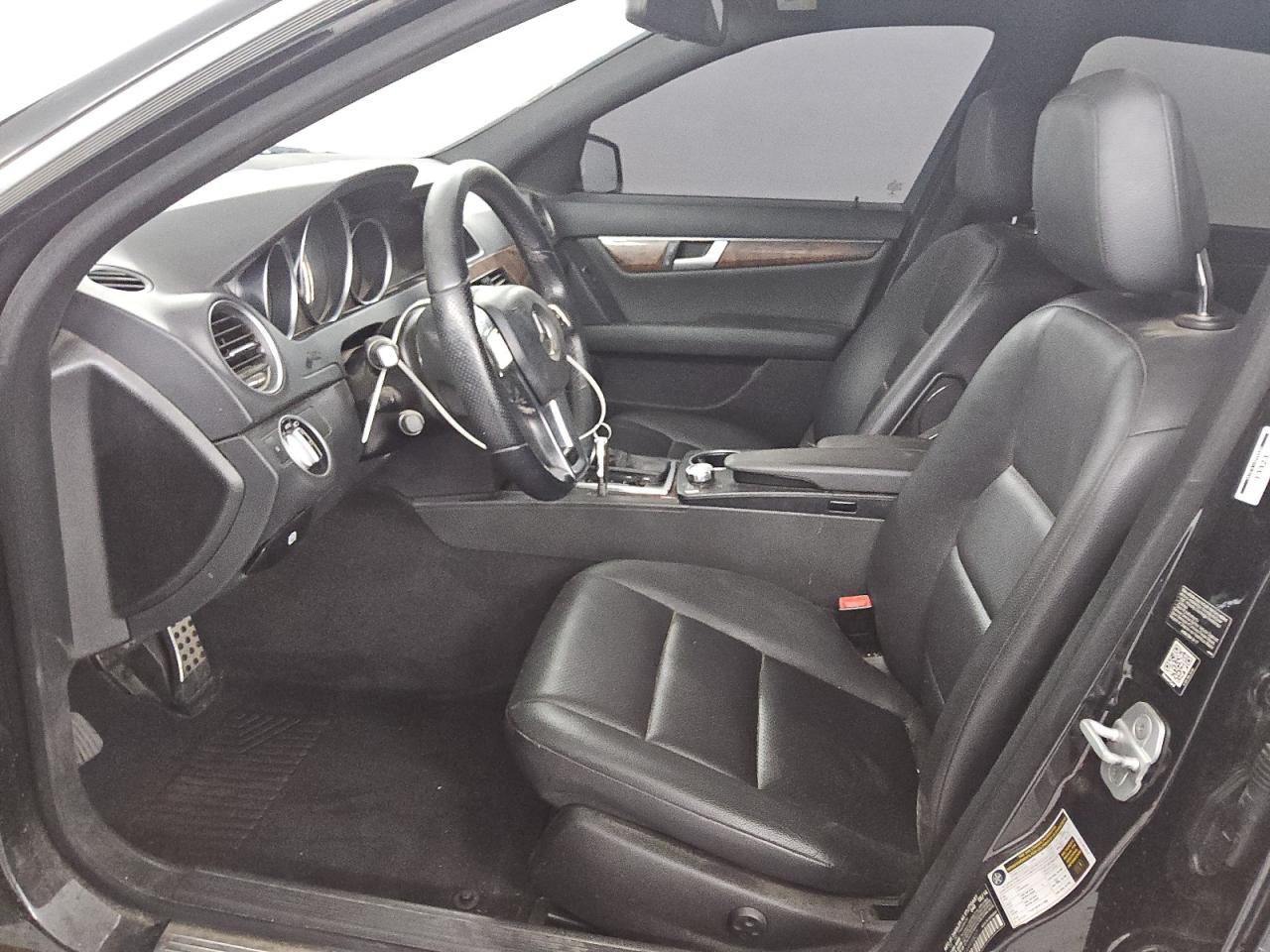 2014 Mercedes-Benz C 350 VIN: WDDGF5HB7EA949827 Lot: 83769075